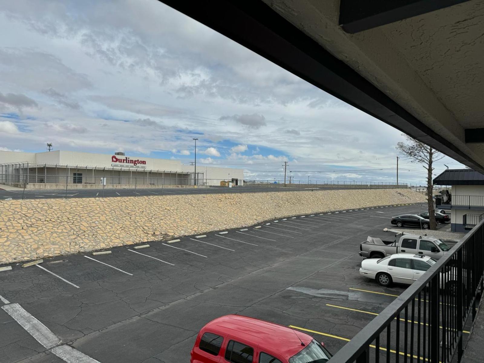 Days Inn By Wyndham El Paso Airport East Exterior photo